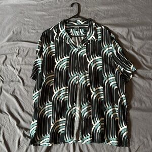 Express short sleeve casual button up shirt size XL pattern